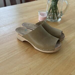 Lotta Berit Open Toe Clogs